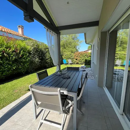 RÉNOVÉE 2021,JARDIN,TERRASSE,ANIMAUX ACCEPTES,sans vis-à-vis Villa